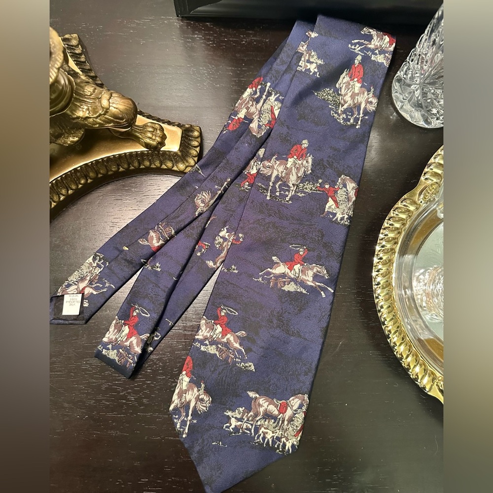 Elegant Blue Equestrian Print Tie